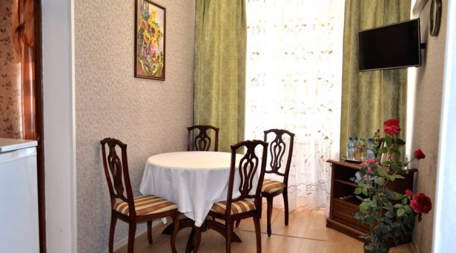 Люкс Семейный 1-местный 3-комнатный (корпус 1) с балконом