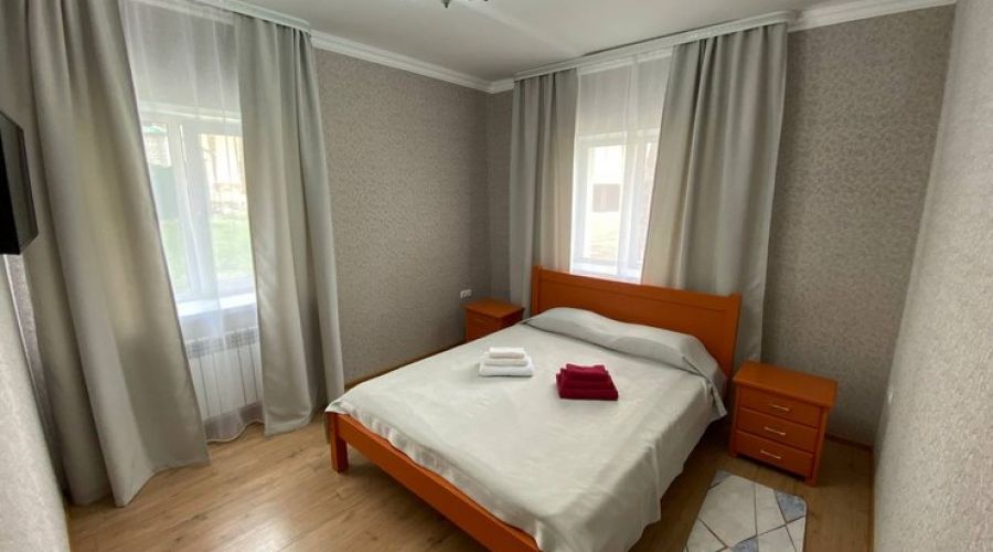 Полулюкс 1-местный 2-комнатный №1 (гостевой дом №1)