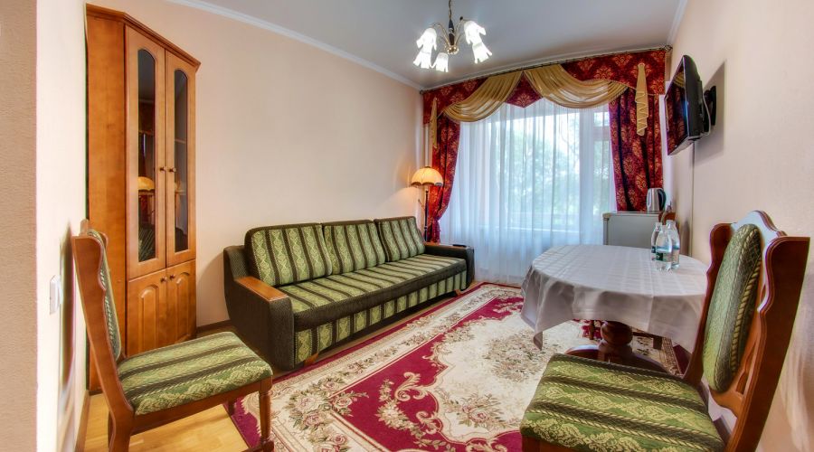 Люкс 2-местный 2 комнатный номер Люкс (до реновации)