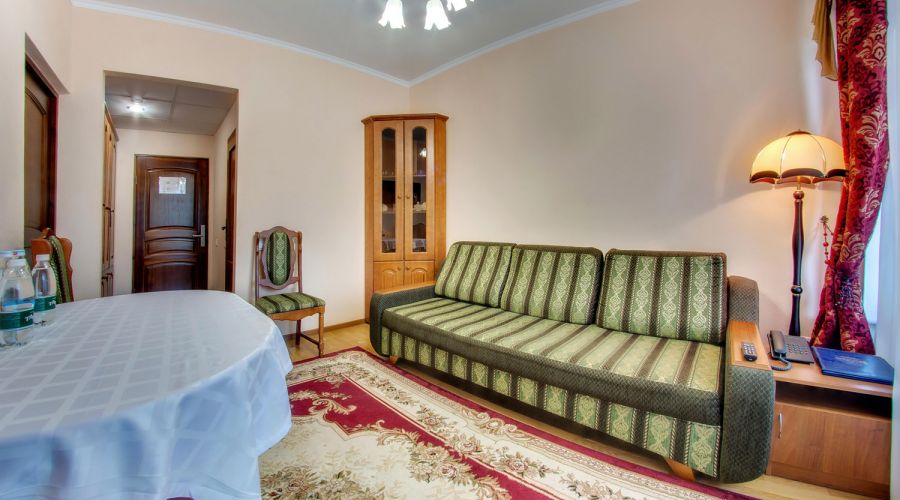 Люкс 2-местный 2 комнатный номер Люкс (до реновации)