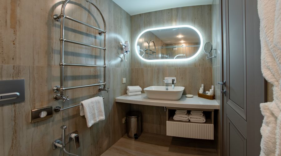 Люкс  2-местный 2 комнатный номер Люкс (после реновации)