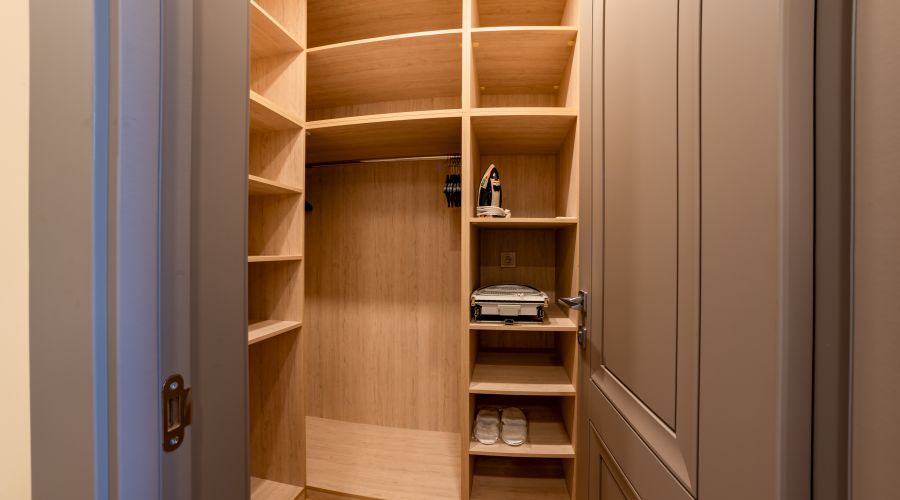 Люкс  2-местный 2 комнатный номер Люкс (после реновации)