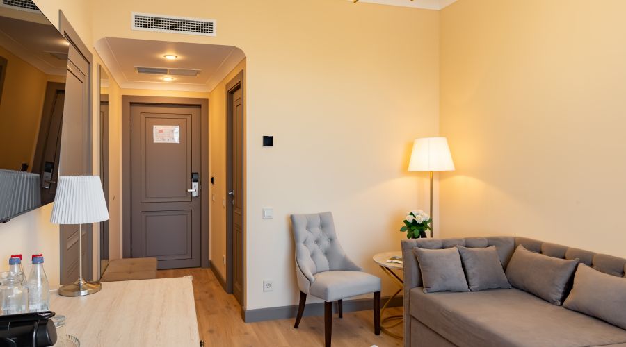 Люкс  2-местный 2 комнатный номер Люкс (после реновации)