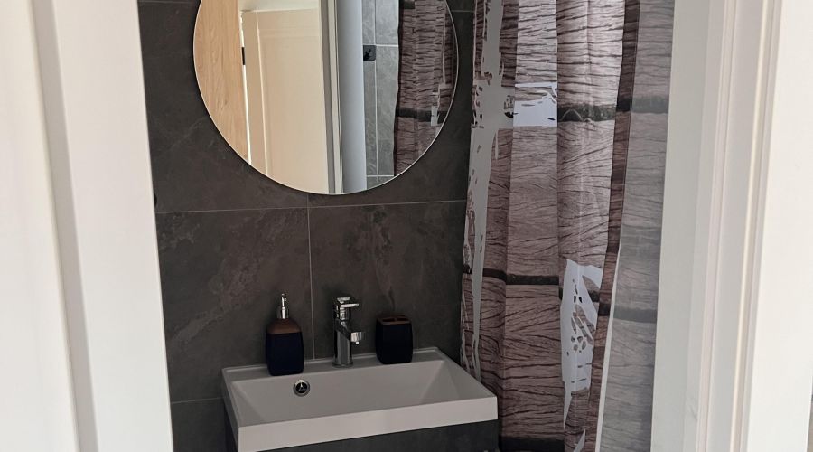 Дом 4-местный Черный