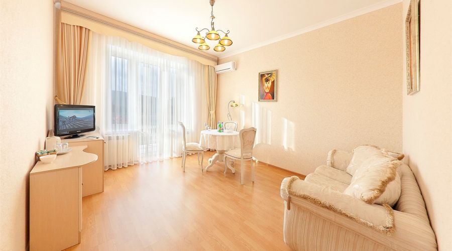 Люкс 3-местный 2-комнатный