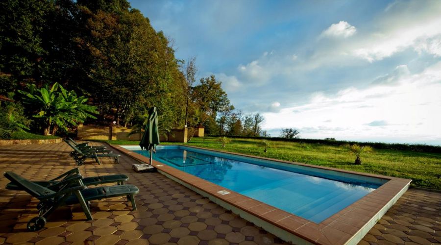 Вилла у бассейна