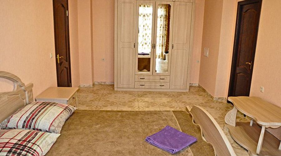 Семейный двухкомнатный номер.