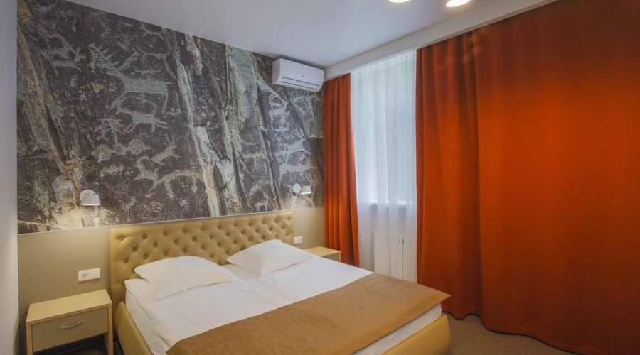 ДЖУНИОР СЮИТ