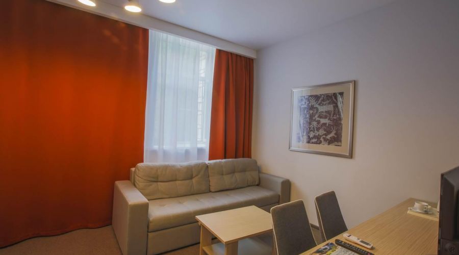 ДЖУНИОР СЮИТ