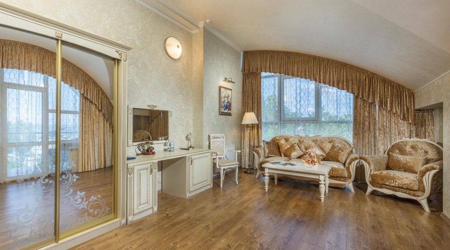 Люкс с балконом