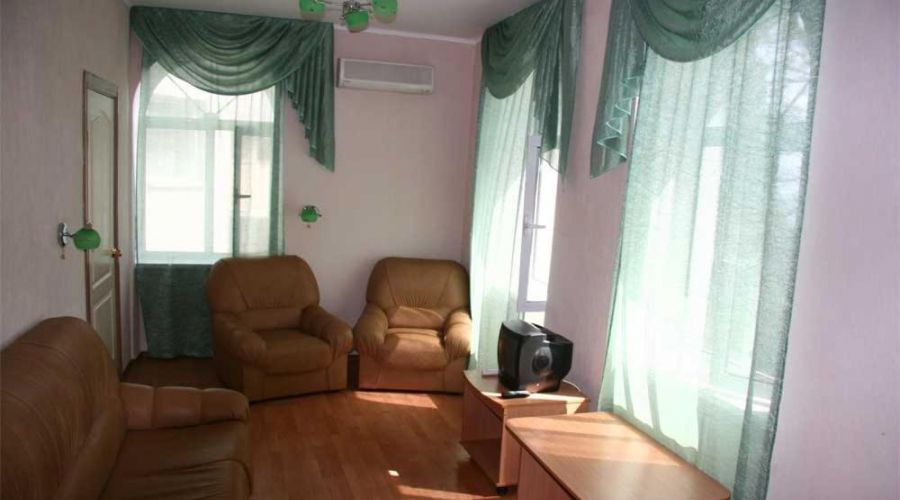 Двухкомнатный номер 1 этаж (&quot;Диана&quot;)