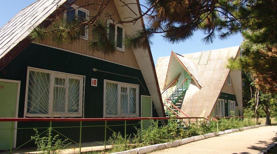 Домик  2-х комнатный 4-х местный номер