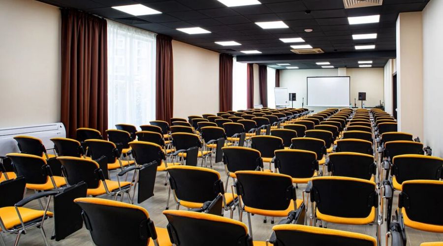 Конференц-зал "Май"