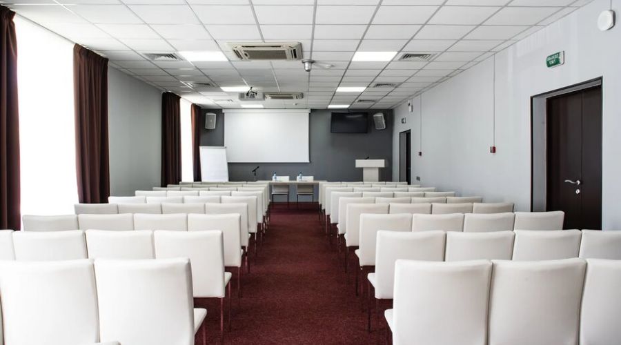 Конференц-зал "Август"