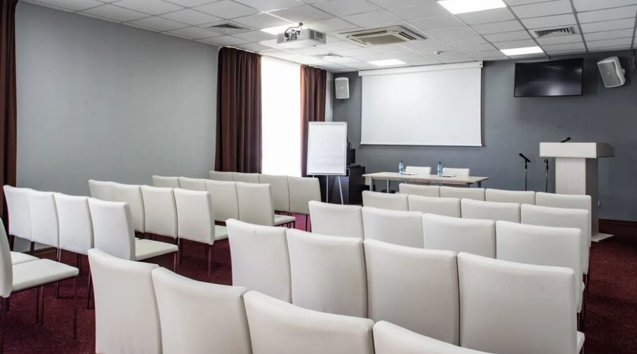 Конференц-зал "Август"