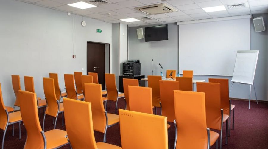 Конференц-зал "Июнь"