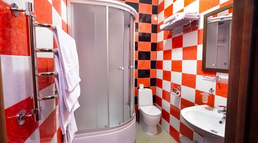 Джуниор Сюит