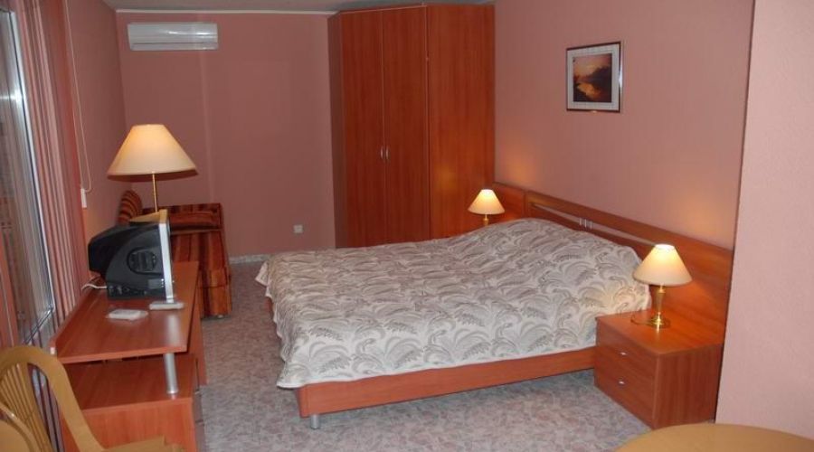 «Полулюкс»