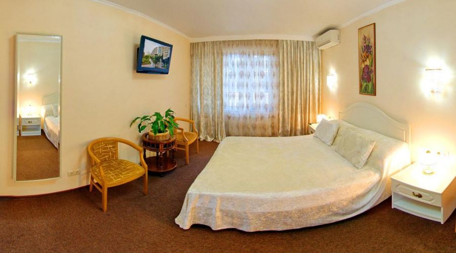 Люкс двухместный двухкомнатный (основная территория)