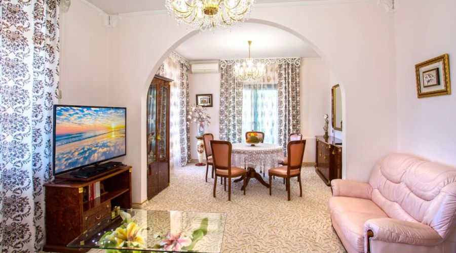 Апартамент трехкомнатный двухместный с кухней (основная территория)