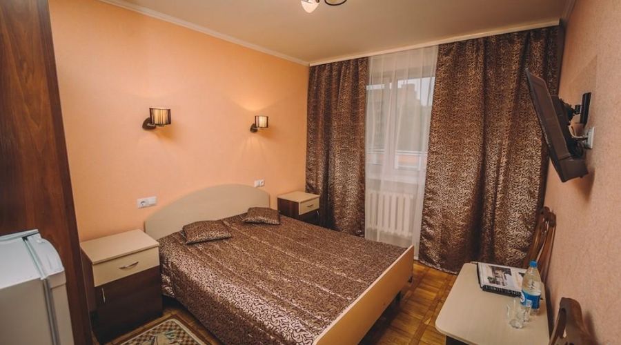 2-местный 1-комнатный &laquo;Дабл&raquo; (1,3 корпус, площадь номера 16.5 м.кв.)