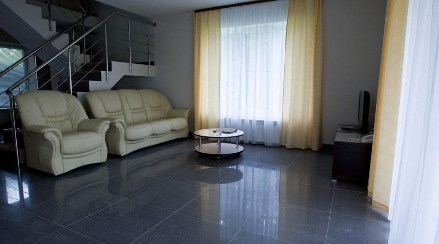 Коттедж двухэтажный (гостевой домик)