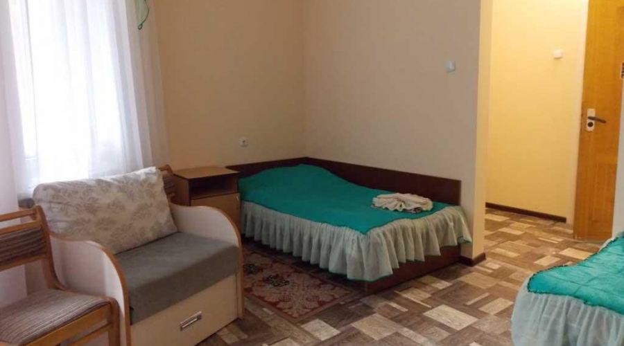 Трехместный номер первой категории