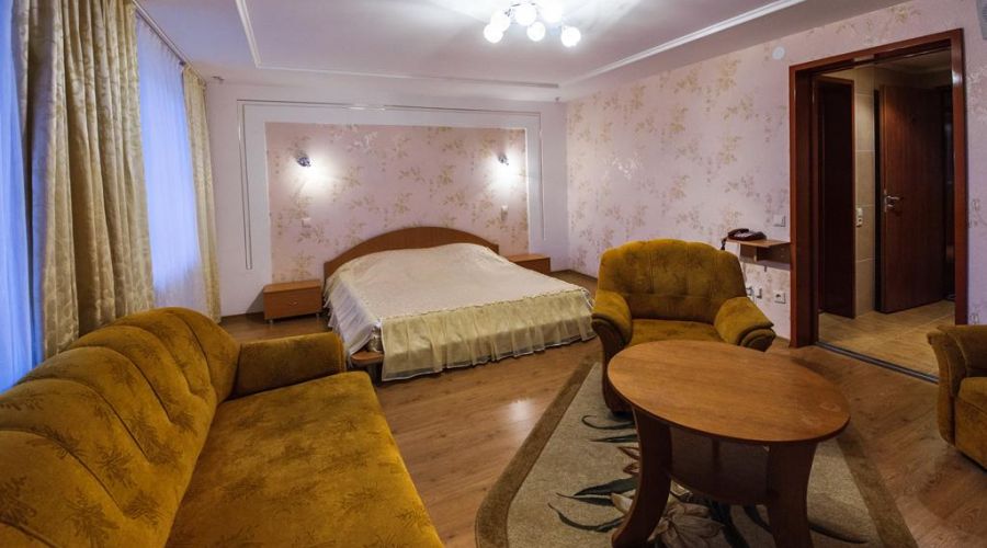 &quot;Люкс&quot; (основной корпус)