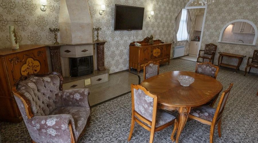 Сюит 2-местный 3-комнатный (корпус №2)