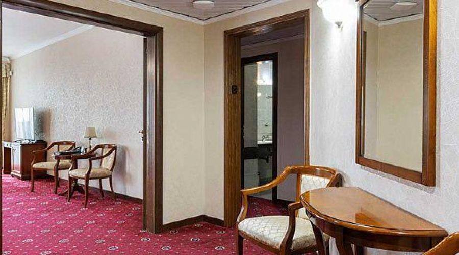 «Апартамент» трехкомнатный №708