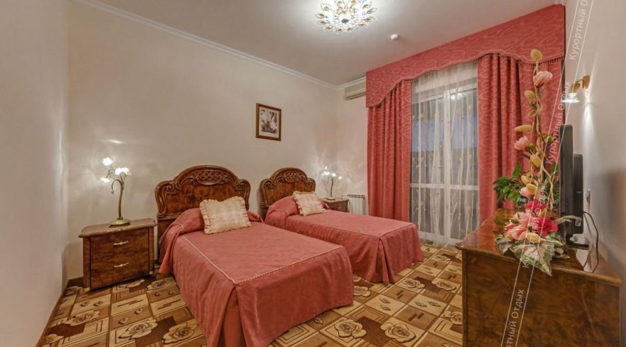 Апартамент двухкомнатный двухместный с кухней (морской корпус)