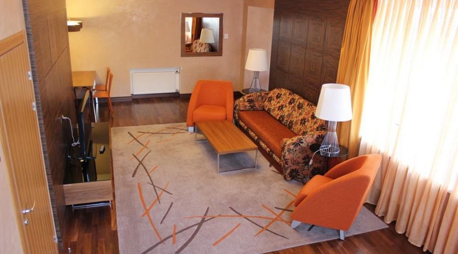 Двухуровневый двухкомнатный Апартамент (главный корпус)