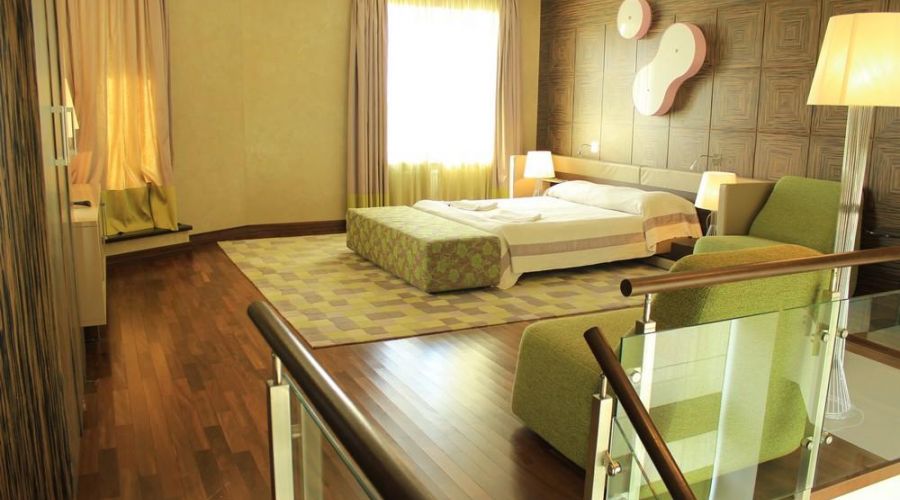 Двухуровневый двухкомнатный Апартамент (главный корпус)