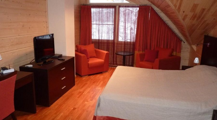 Коттедж №8 - Четырехкомнатный двухместный номер улучшенный