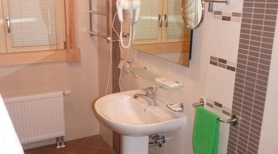 Коттедж №9 - Двухкомнатный двухместный номер улучшенный