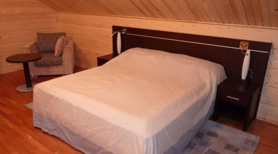 Коттедж №9 - Двухкомнатный двухместный номер улучшенный