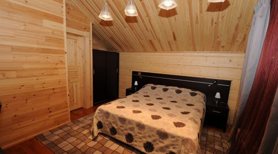 Коттедж №11 - Четырехкомнатный четырехместный номер улучшенный