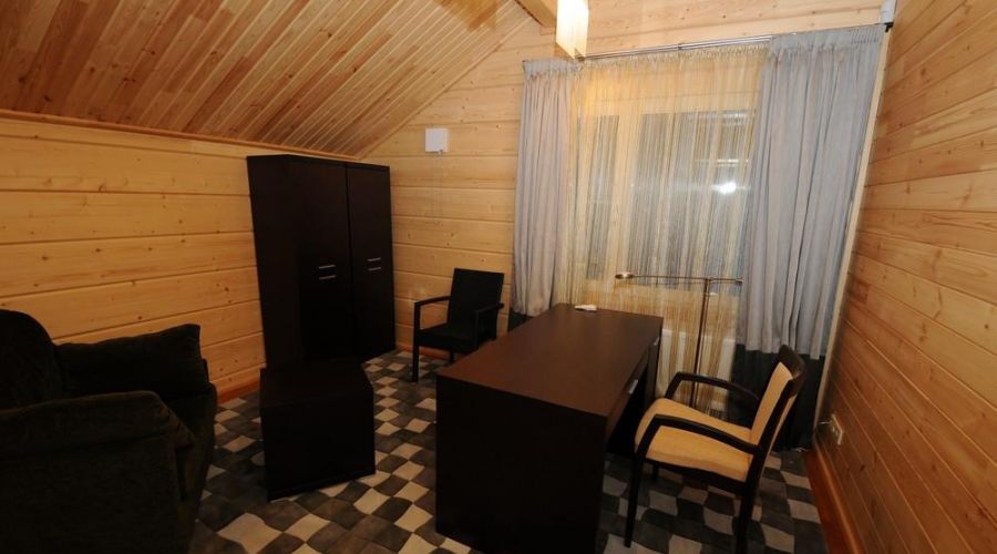 Коттедж №11 - Четырехкомнатный четырехместный номер улучшенный