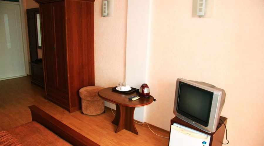 однокомнатный двухместный 3 этаж ("АВРОРА")