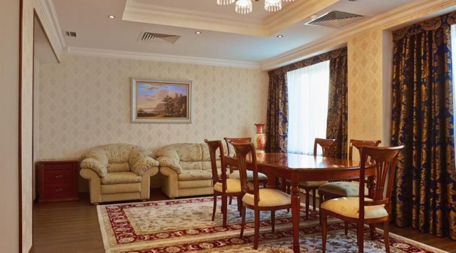 Сюит четырехкомнатный