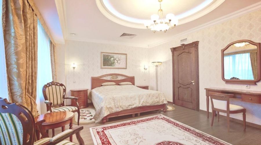 Сюит четырехкомнатный