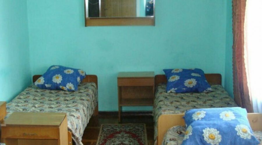 Эконом 3-местный (с частичными удобствами)