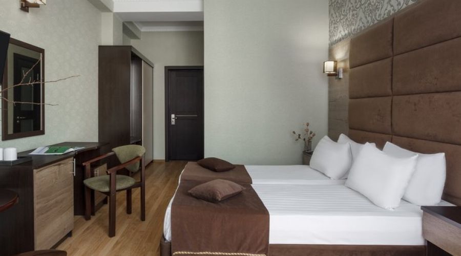 Стандартный 2-местный (с видом на бассейн)