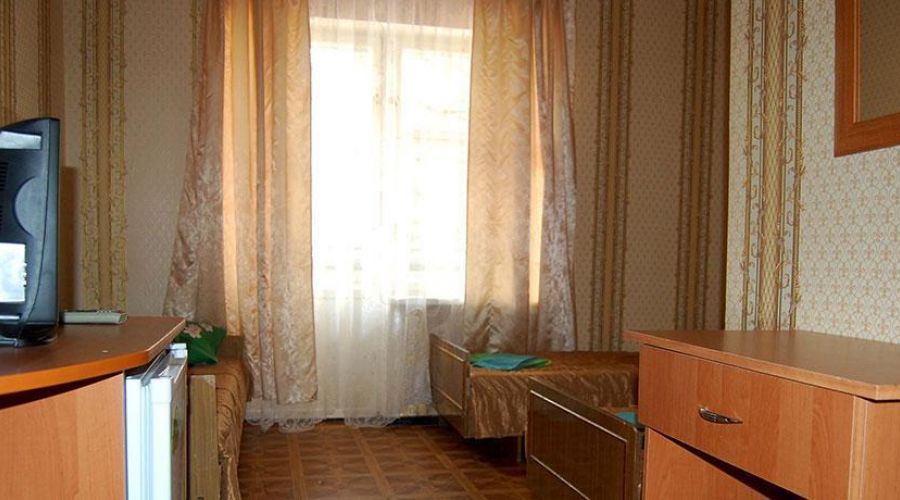 2-3х местный «Стандарт», 2-3й категории (с удобствами в номере, ТВ, холодильник)