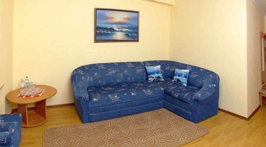 Люкс двухкомнатный с панорамными окнами