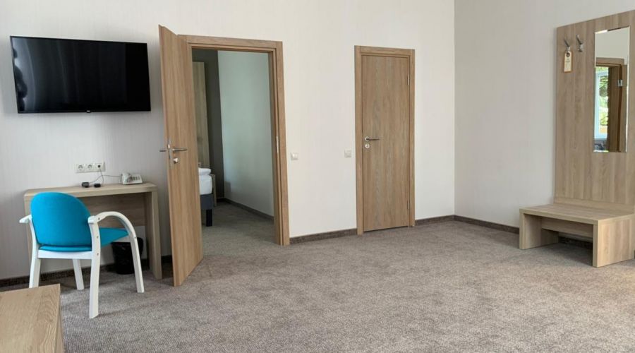 Люкс 2-местный 2-комнатный (корпус Центральный)