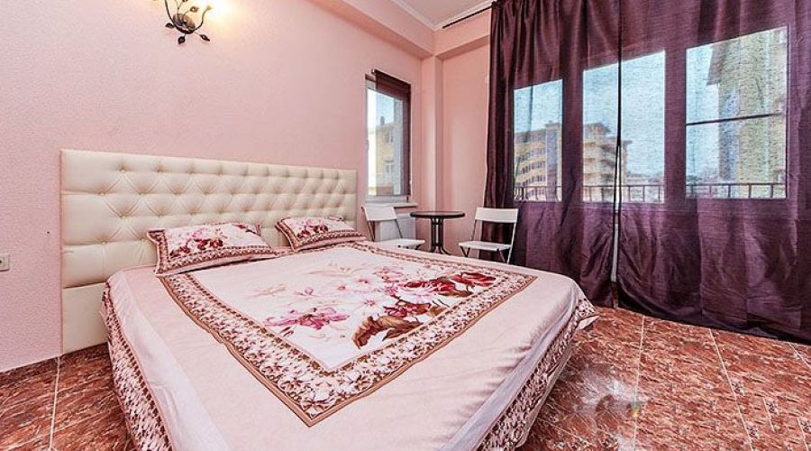 Трехместный стандартный номер с балконом