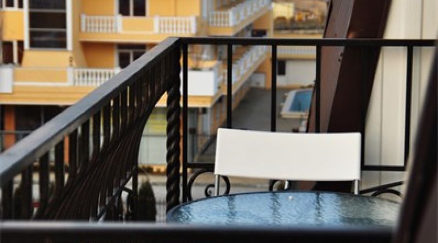 Трехместный стандартный номер с балконом