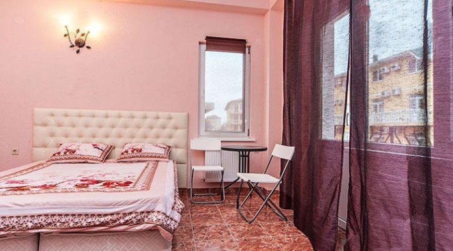 Трехместный стандартный номер с балконом