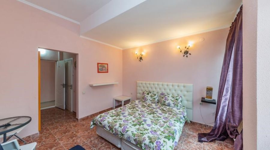 Трехместный номер эконом класса без балкона (1 этаж)